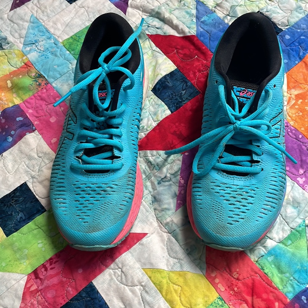ASICS - Picture 2 of 3